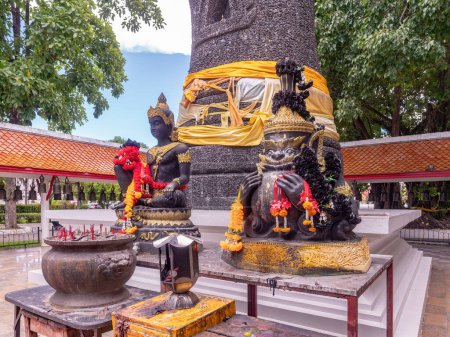 Téléchargez les photos : Wat Chai Mongkhon, le grand temple bouddhiste dans le sud de Pattaya, la ville de villégiature dans la province de Chonburi, Thaïlande. - en image libre de droit
