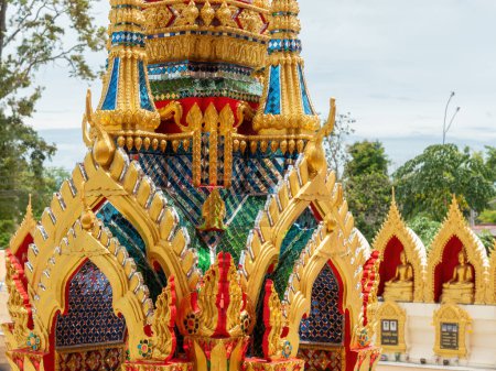 Téléchargez les photos : Détail de Wat Huai Yai, un temple bouddhiste à Pattaya, Thaïlande - en image libre de droit