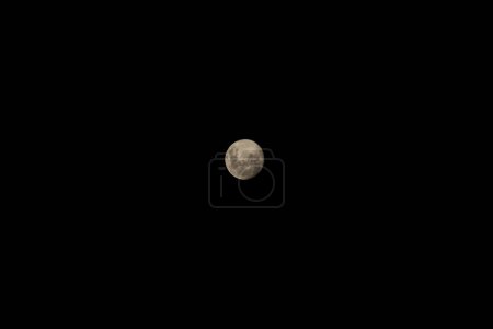 Téléchargez les photos : Vue du ciel nocturne avec pleine lune - en image libre de droit