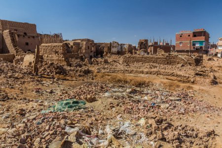 Photo for Demolished old houses in Mut town in Dakhla oasis, Egypt - Royalty Free Image