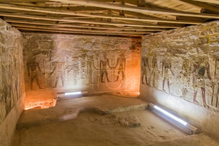 Téléchargez les photos : BAWITI, EGYPT - FEBRUARY 5, 2019: Temple of Ain El Muftella in Bahariya oasis, Egypt - en image libre de droit