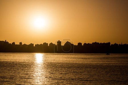 Téléchargez les photos : Evening skyline of Alexandria, Egypt - en image libre de droit