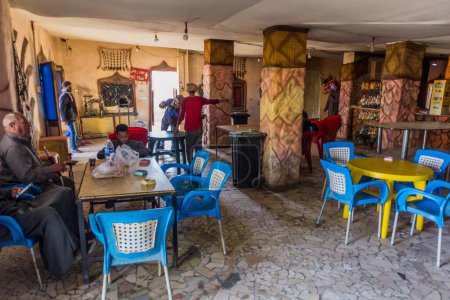 Téléchargez les photos : WESTERN DESERT, EGYPT - FEBRUARY 4, 2019: Interior of a road side restaurant on a desert road, Egypt - en image libre de droit