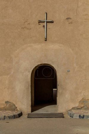 Téléchargez les photos : Entrance of Saint Pishoy (Bishoi) monastery in Wadi El Natrun, Egypt - en image libre de droit