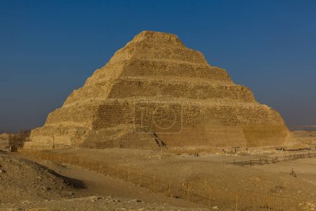 Téléchargez les photos : Pyramide à degrés de Djoser (Zoser) à Saqqara, Egypte - en image libre de droit