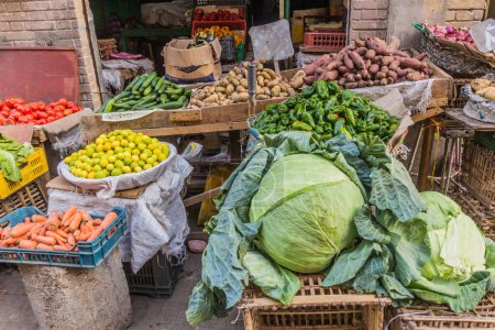 Téléchargez les photos : Vegetable stall in Port Said, Egypt - en image libre de droit