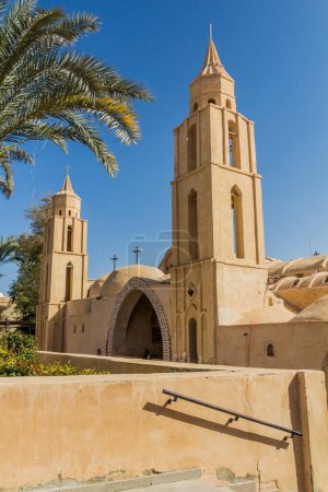 Téléchargez les photos : Eglise à Saint Pishoy (Bishoi) monastère à Wadi El Natrun, Egypte - en image libre de droit