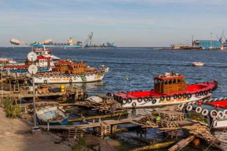 Téléchargez les photos : PORT SAID, EGYPTE - 3 FÉVRIER 2019 : Vue du canal de Suez à Port Saïd, Égypte - en image libre de droit