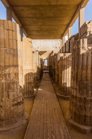 Foto de Djoser (Zoser) hypostyle hall in Saqqara, Egypt - Imagen libre de derechos