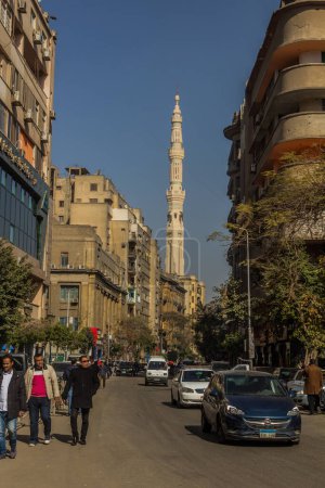 Téléchargez les photos : CAIRO, EGYPT - JANUARY 26, 2019: Minaret of El Fath mosque in Cairo, Egypt - en image libre de droit