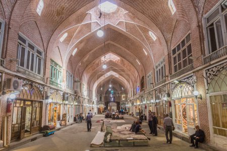 Téléchargez les photos : TABRIZ, IRAN - 15 JUILLET 2019 : Vue du bazar à Tabriz, Iran - en image libre de droit