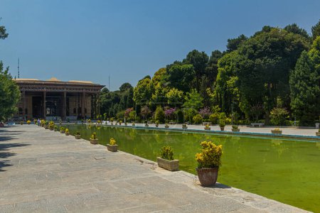 Foto de Garden of Chehel Sotoon Palace in Isfahan, Iran - Imagen libre de derechos
