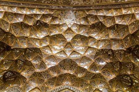 Foto de Portal (Iwan) of  Chehel Sotoon Palace in Isfahan, Iran - Imagen libre de derechos