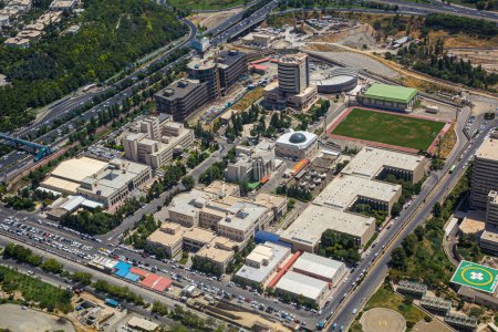 Téléchargez les photos : Aerial view of Iran University of Medical Sciences in Tehran, capital of Iran. - en image libre de droit