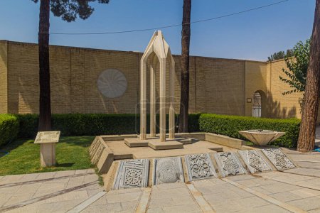 Foto de ISFAHAN, IRAN - JULY 10, 2019: Armenian genocide memorial at the Vank cathedral in Isfahan, Iran - Imagen libre de derechos
