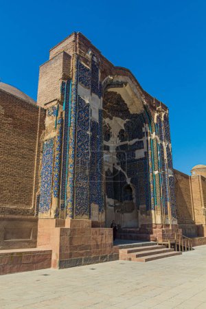 Téléchargez les photos : Portal of the Blue mosque in Tabriz, Iran - en image libre de droit