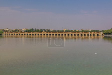 Foto de Allahverdi Khan (Si-o-se-pol) puente en Isfahán, Irán - Imagen libre de derechos