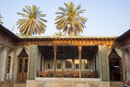 Foto de Zinat Al-Molk Historical House in Shiraz, Iran. - Imagen libre de derechos