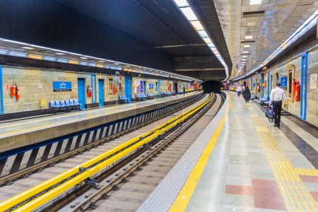 Foto de TEHRAN, IRAN - JULY 5, 2019: Rahahan station of Tehran metro, Iran. - Imagen libre de derechos