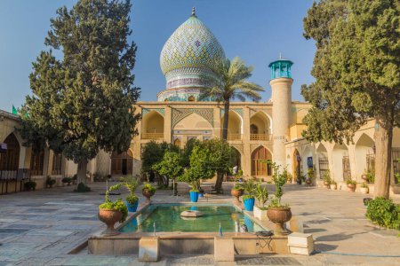 Téléchargez les photos : Imamzadeh-ye Ali Ebn-e Hamze (Mausolée Ali Ibn Hamza) à Shiraz, Iran - en image libre de droit