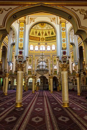 Foto de KERMANSHAH, IRÁN - 11 de julio de 2019: Interior de la mezquita Shafei Jameh en Kermanshah, Irán - Imagen libre de derechos