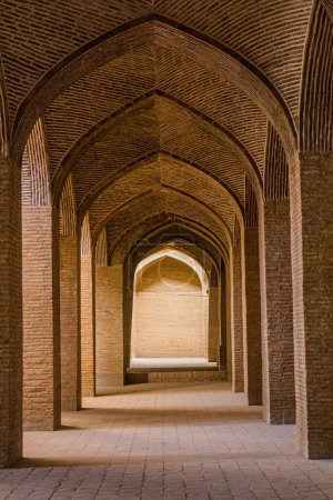 Téléchargez les photos : Voûtes de la mosquée Jameh à Ispahan, Iran - en image libre de droit