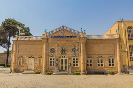 Foto de ISFAHAN, IRAN - JULY 10, 2019: Museum building at the Vank cathedral in Isfahan, Iran - Imagen libre de derechos
