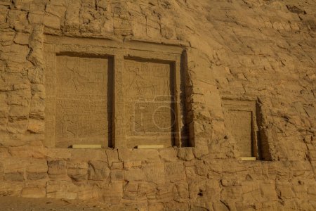 Téléchargez les photos : Rock reliefs at the temples in Abu Simbel, Egypt. - en image libre de droit