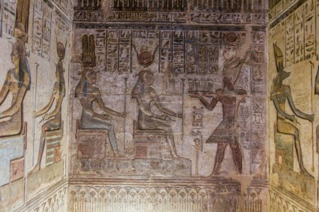 Téléchargez les photos : Temple de Deir el-Medina dans la nécropole thébaine, Egypte - en image libre de droit