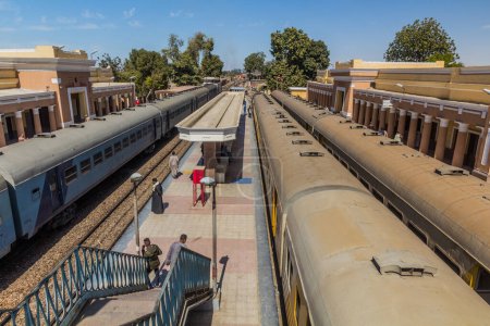 Foto de EDFU, EGYPT - FEB 17, 2019: View of Edfu railway station, Egypt - Imagen libre de derechos