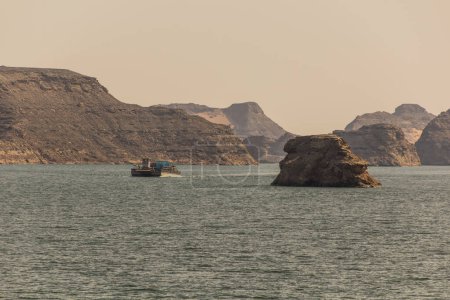 Téléchargez les photos : Ferry crossing Lake Nasser, Egypt - en image libre de droit