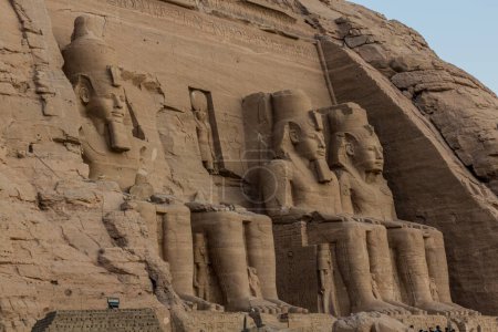 Téléchargez les photos : Grand Temple de Ramsès II à Abu Simbel, Egypte - en image libre de droit