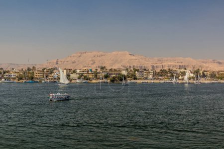 Foto de View of the river Nile in Luxor, Egypt - Imagen libre de derechos