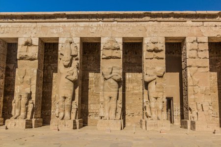 Téléchargez les photos : Médinet Habu (temple mortuaire de Ramsès III) à la nécropole thébaine, Égypte - en image libre de droit