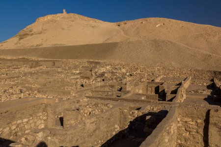 Foto de Deir el-Medina, antigua aldea de trabajadores egipcios cerca de Luxor - Imagen libre de derechos