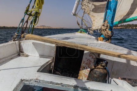 Téléchargez les photos : Felucca sail boat at the river Nile near Aswan, Egypt - en image libre de droit