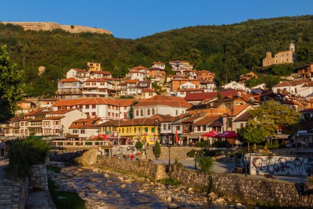Téléchargez les photos : PRIZREN, KOSOVO - 11 AOÛT 2019 : Vue de la vieille ville de Prizren, Kosovo - en image libre de droit