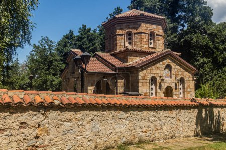 Téléchargez les photos : Eglise Saint Petka près du monastère Sveti Naum sur le lac d'Ohrid, Macédoine du Nord - en image libre de droit