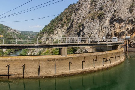 Foto de Vista de la presa Matka en Macedonia del Norte - Imagen libre de derechos
