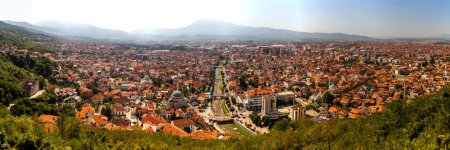 Téléchargez les photos : Vue aérienne panoramique de Prizren, Kosovo - en image libre de droit