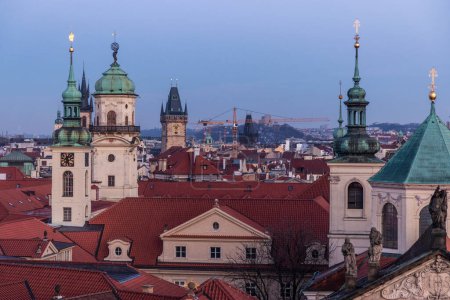 Foto de Torres del casco antiguo de Praga, República Checa - Imagen libre de derechos