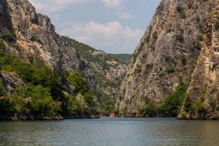 Foto de Vista del cañón de Matka en Macedonia del Norte - Imagen libre de derechos