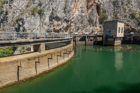 Téléchargez les photos : Vue du barrage de Matka en Macédoine du Nord - en image libre de droit