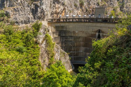 Téléchargez les photos : Vue du barrage de Matka en Macédoine du Nord - en image libre de droit