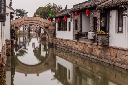 Foto de Canal en Luzhi ciudad de agua, provincia de Jiangsu, China - Imagen libre de derechos