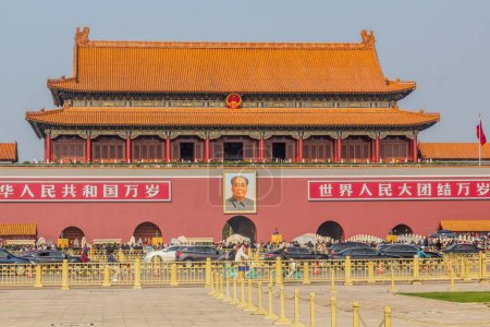 Foto de BEIJING, CHINA - 18 de octubre de 2019: Puerta de Tiananmen (Paz Celestial) en Beijing, China - Imagen libre de derechos