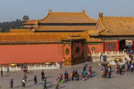 Foto de BEIJING, CHINA - 18 DE OCTUBRE DE 2019: Puerta de Pureza Celestial en la Ciudad Prohibida en Beijing, China - Imagen libre de derechos