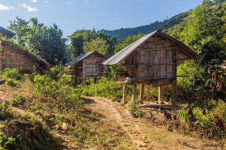 Téléchargez les photos : Village à Nam Ha National Protected Area, Laos - en image libre de droit