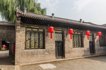 Téléchargez les photos : Maison ancienne dans la cour familiale de Qiao, Chine - en image libre de droit