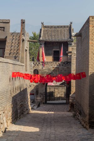 Téléchargez les photos : Allée dans le village de Zhangbicun, province du Shanxi, Chine - en image libre de droit